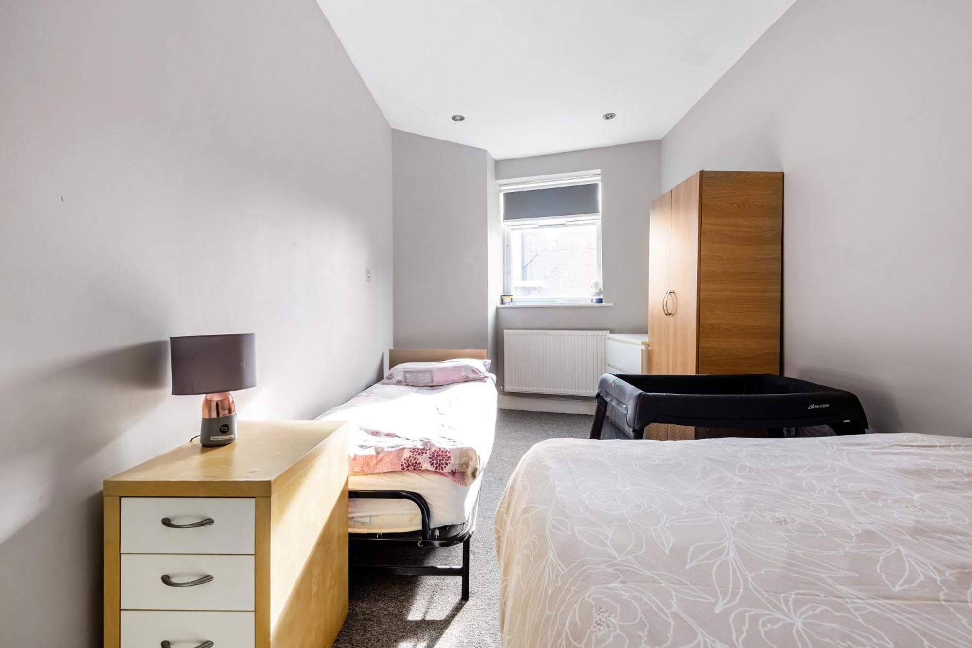 Spacious 2 Bed 2 Bath Apartment With Free Parking For 2 Cars And Underground Station Zone 2 For Quick Access To Central London Up To 10 Guests Exteriér fotografie