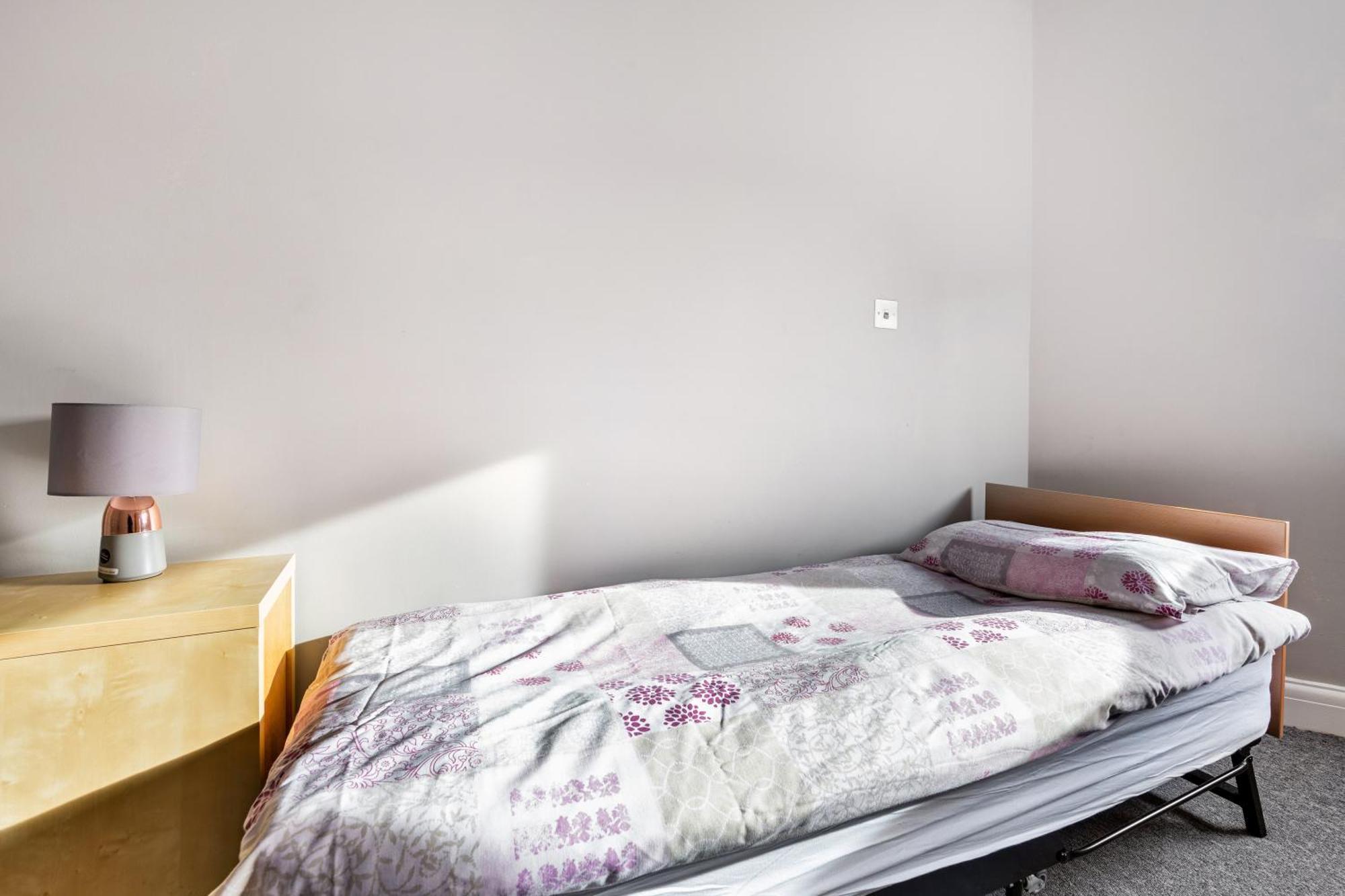Spacious 2 Bed 2 Bath Apartment With Free Parking For 2 Cars And Underground Station Zone 2 For Quick Access To Central London Up To 10 Guests Exteriér fotografie