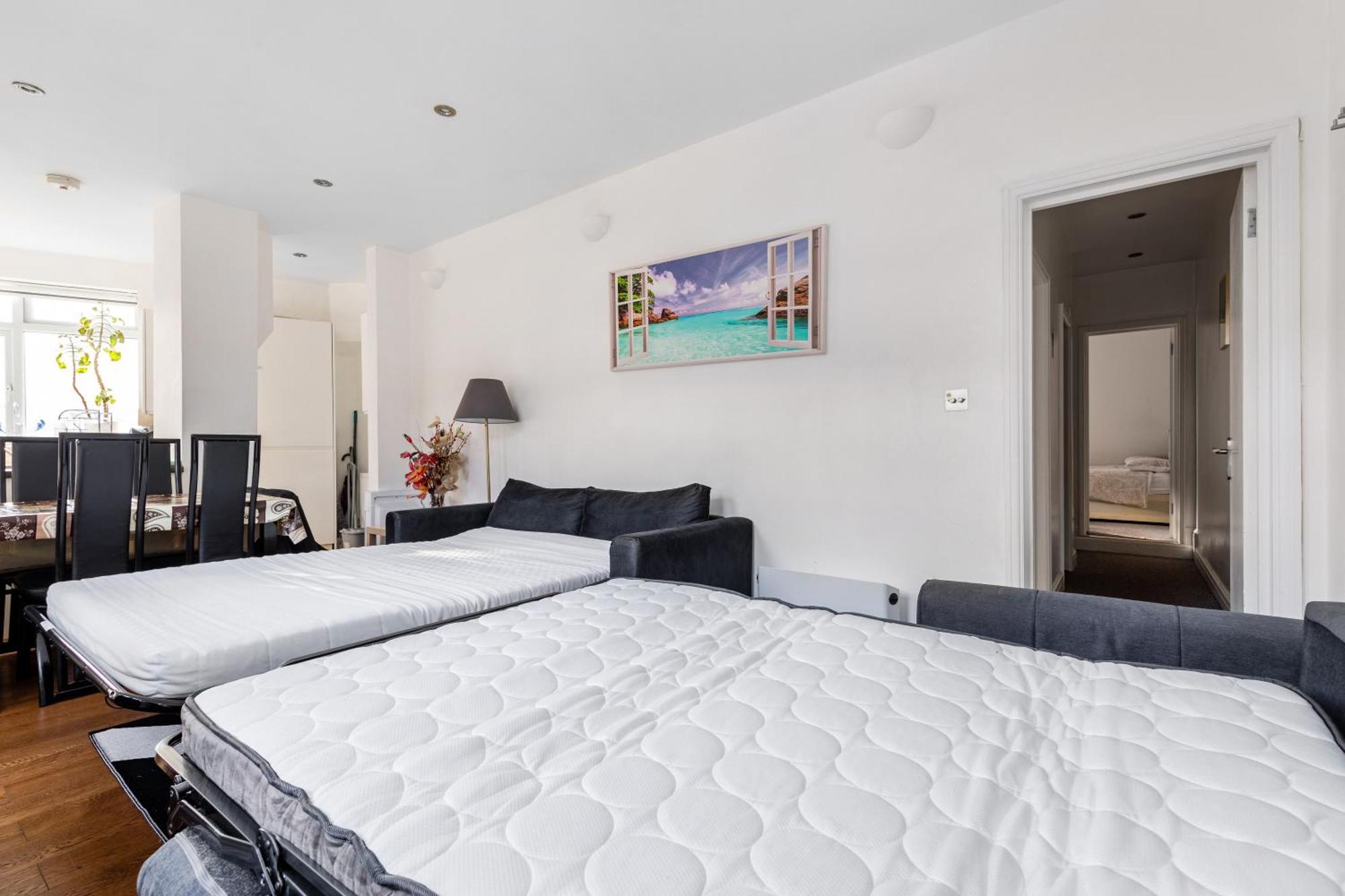 Spacious 2 Bed 2 Bath Apartment With Free Parking For 2 Cars And Underground Station Zone 2 For Quick Access To Central London Up To 10 Guests Exteriér fotografie