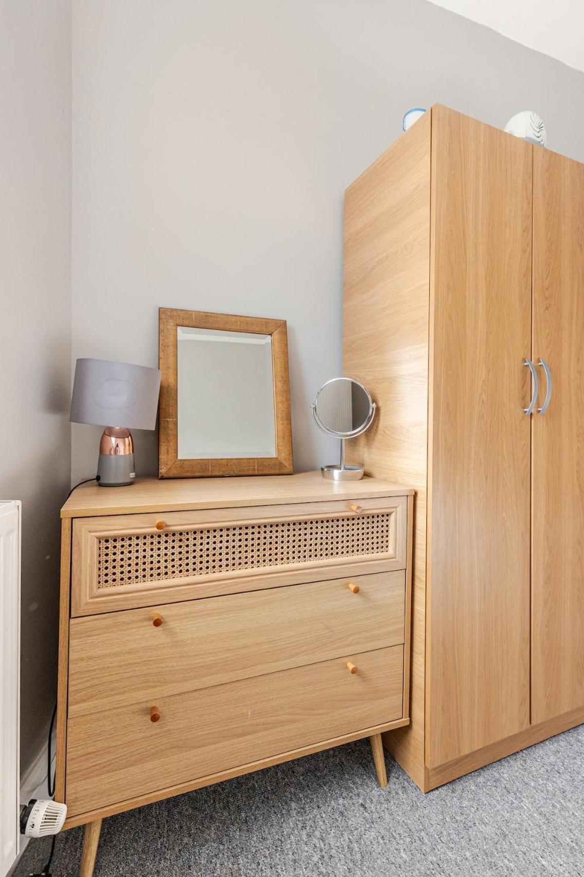 Spacious 2 Bed 2 Bath Apartment With Free Parking For 2 Cars And Underground Station Zone 2 For Quick Access To Central London Up To 10 Guests Exteriér fotografie